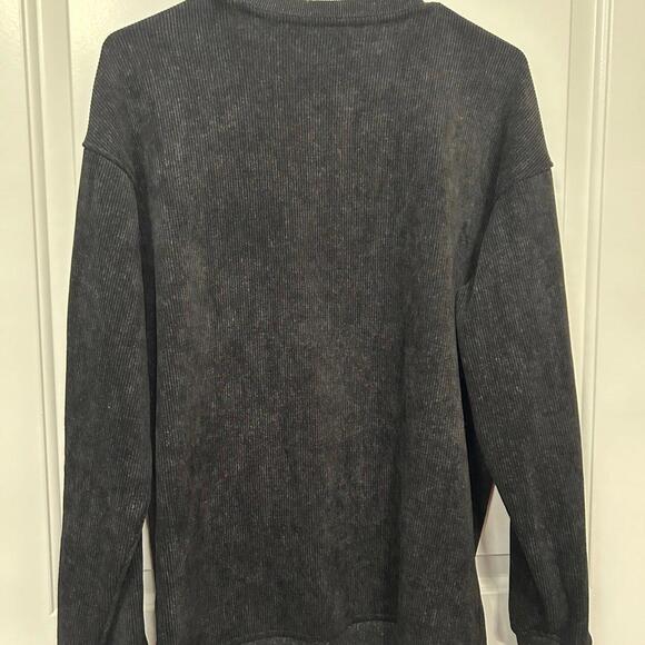 Boutique Black ribbed Valentine sweatshirt with pink sequin heart size small EUC - Picture 2 of 2